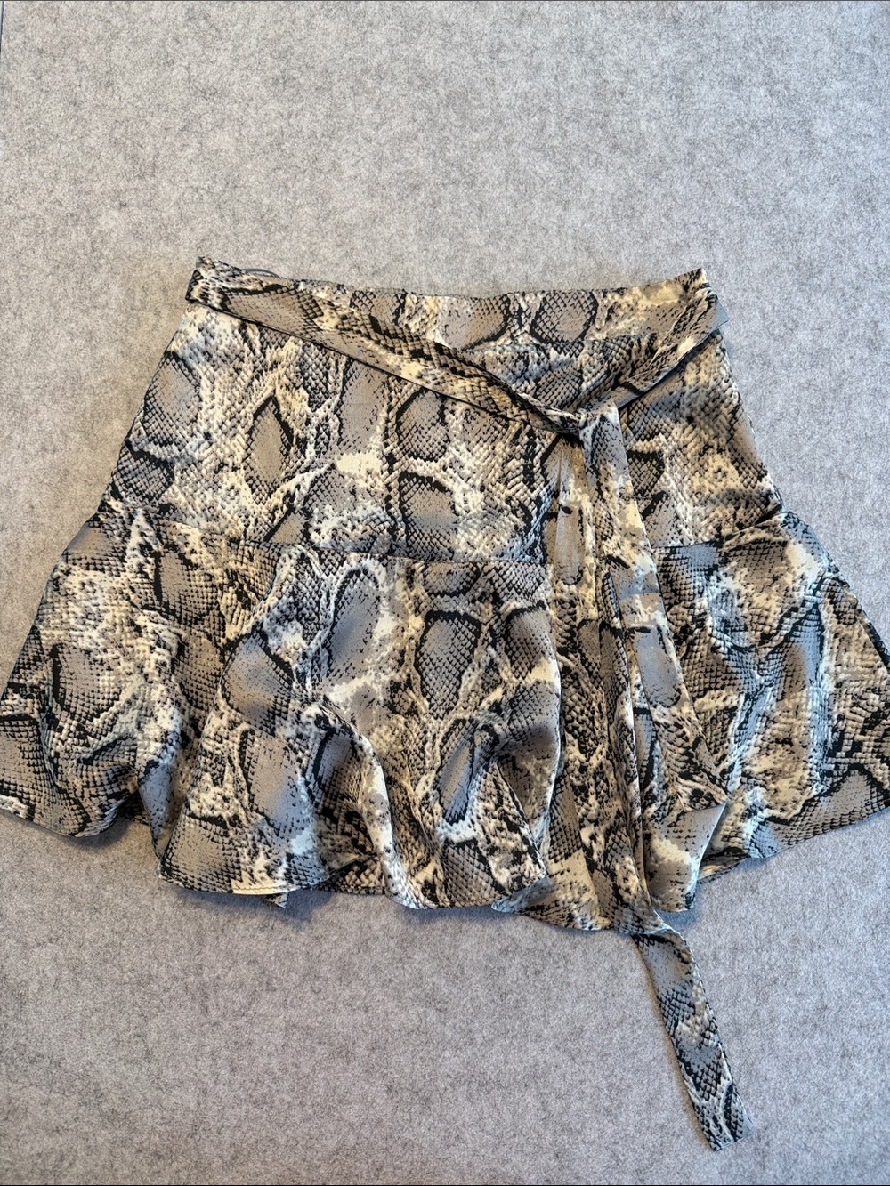 vestique Gray and Black Snakeskin Mini Skirt